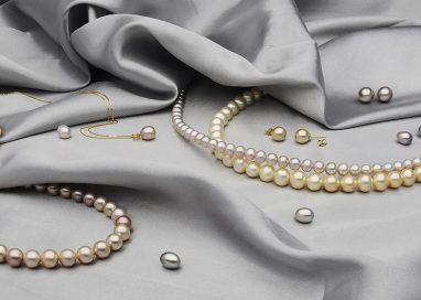 What Is That Makes Akoya Pearls So Lustrous?