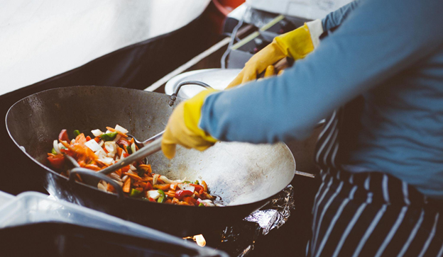 How a Personal Chef Service Can Transform Your Mealtime Experience